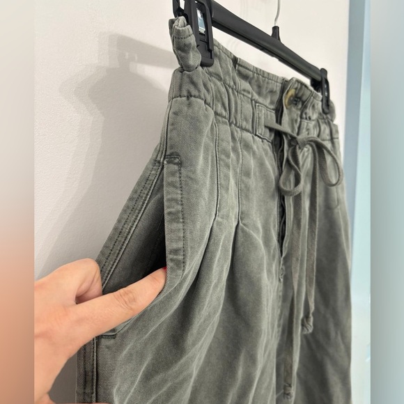 Free People Margate Cargo Pleated Trouser Pants Paper Bag Olive Green Boho Sz S - Picture 10 of 10